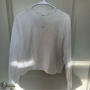 Nike Women's White Cropped Sweatshirt Medium